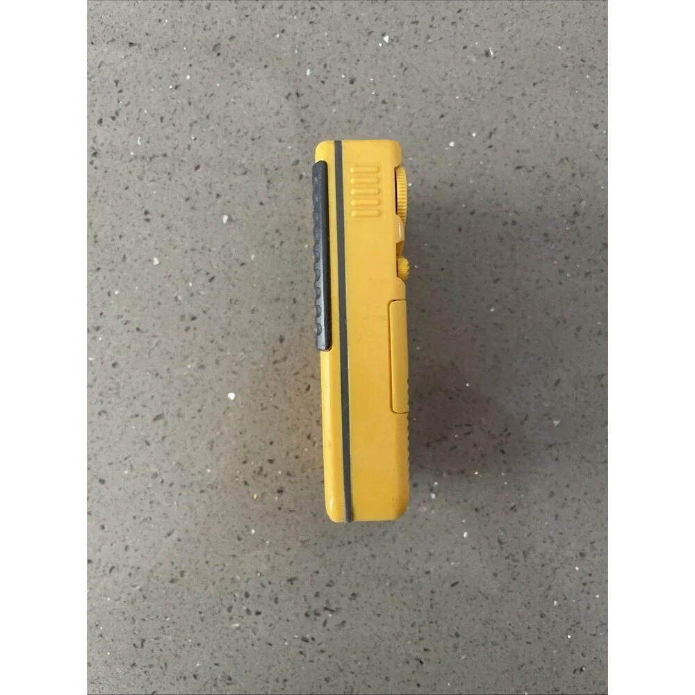 SONY SRF-8 Sports AM/FM Walkman Pocket Radio Untested / parts only